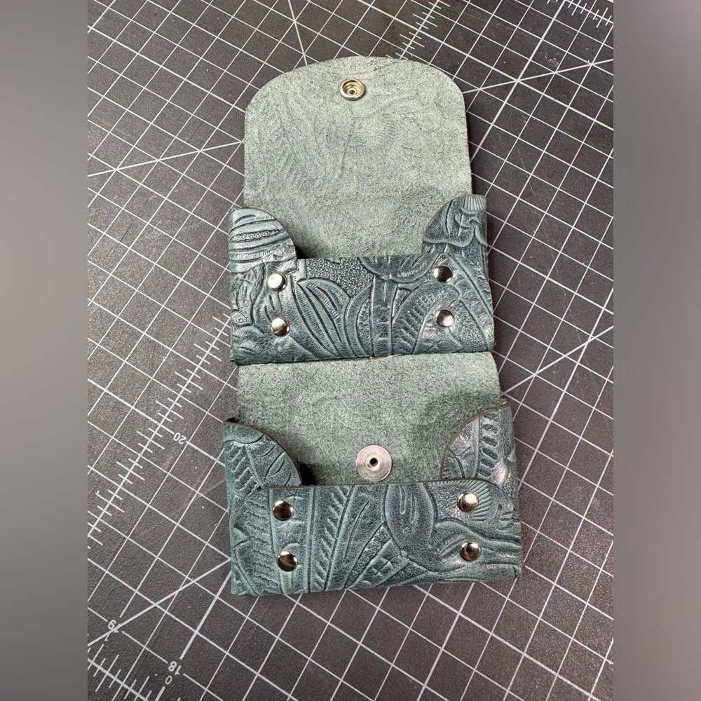 Leather card wallet double stack business card holder -embossed floral sage - Picture 5 of 11